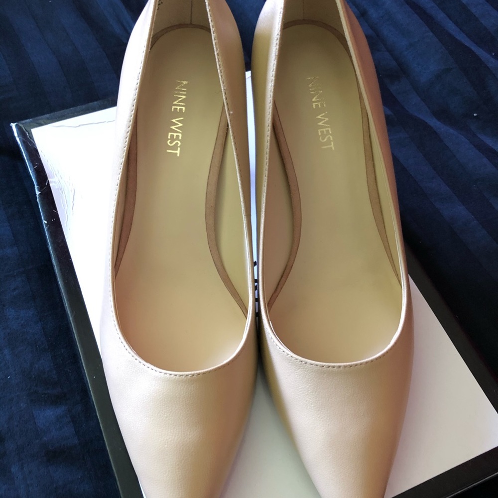 *BRAND NEW* Nine West Pointy Toe Pumps - Picture 6 of 6